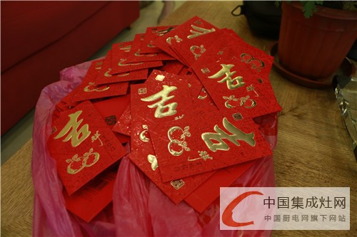 【上海展花絮】掃一掃有驚喜，一大波紅包現(xiàn)場派送啦！