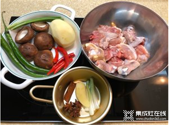 尼泰教你一道米飯殺手--家常版黃燜雞，鮮香可口回味無(wú)窮