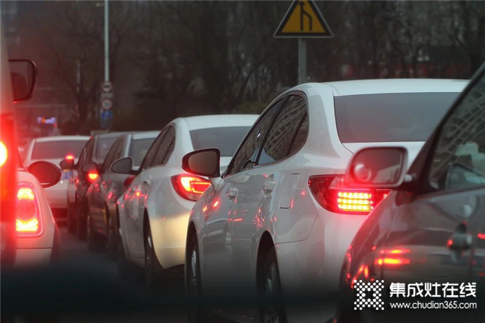 廚房”堵車“怎么辦，找萬事興集成灶一招制“堵”超簡單！