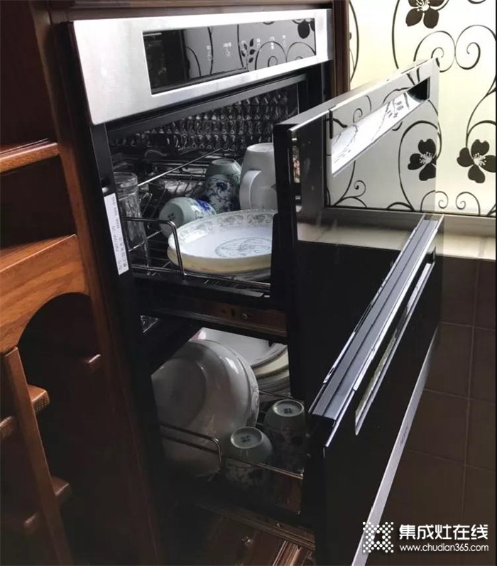 佳歌集成灶：長假逢秋雨，回家記得給餐具消消毒！